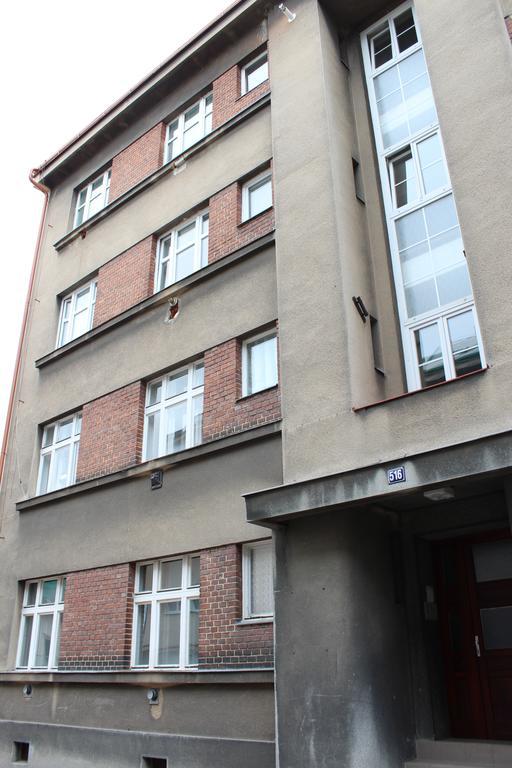 Apartman Doma Jicin Luaran gambar