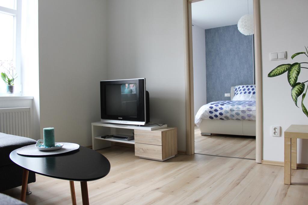 Apartman Doma Jicin Luaran gambar